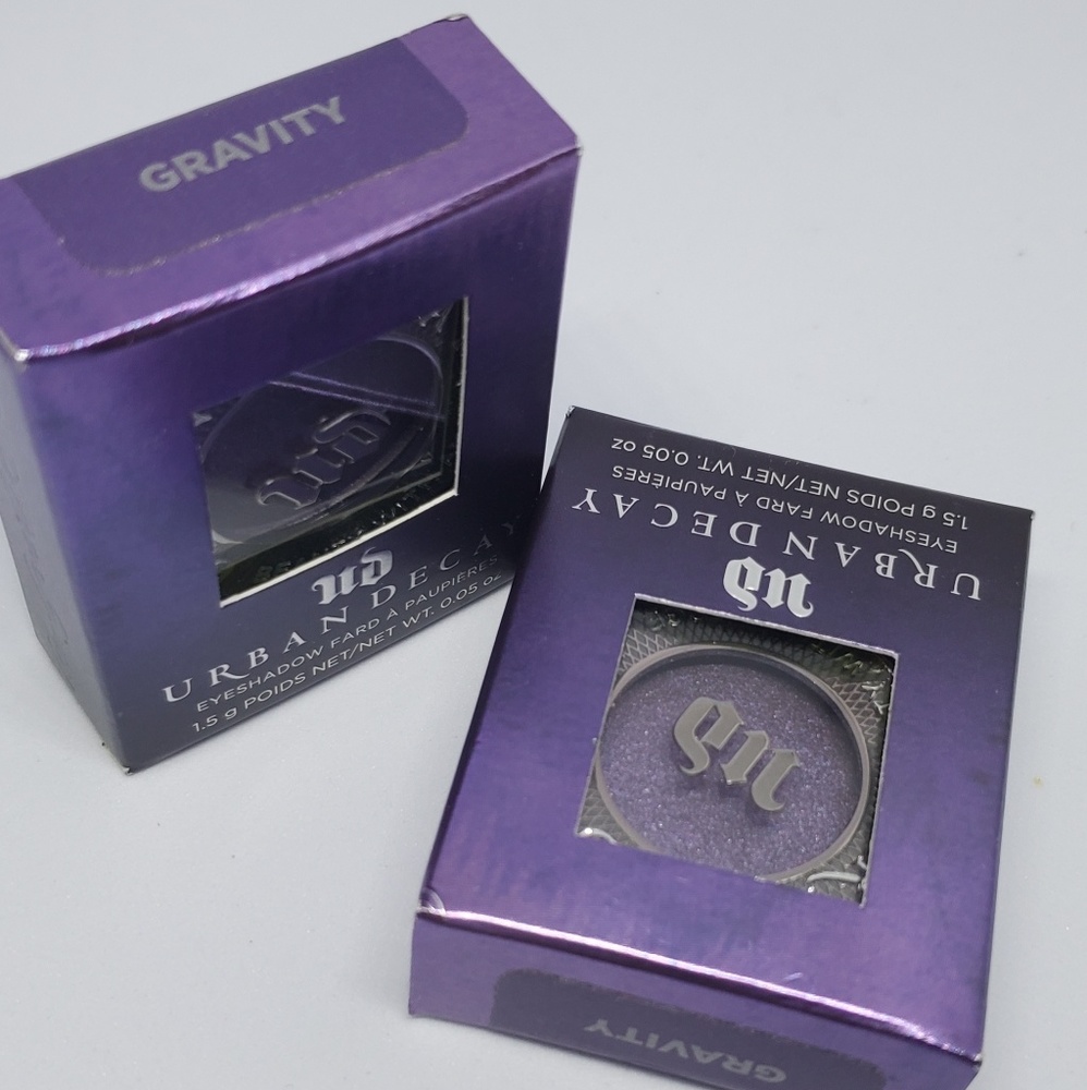 Urban Decay eyeshadow Gravity